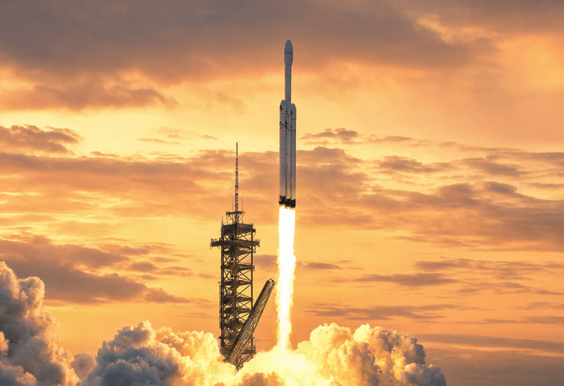 SpaceX Falcon 9 — многоразовая ракета-носитель, основной источник выручки компании